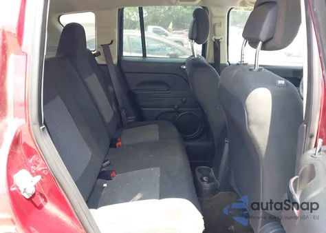 2017 Jeep Compass Sport Fwd z USA, uszkodzony, nr VIN 1C4NJCBA2HD132188